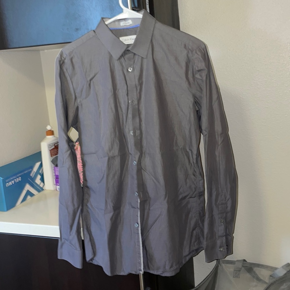 Calvin Klein mens button up dress shirt size small